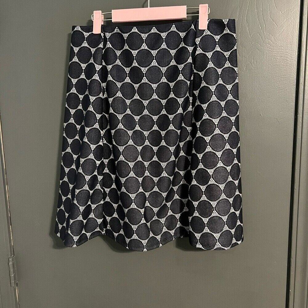 Large Reneec vintage navy and white bubble skirt.